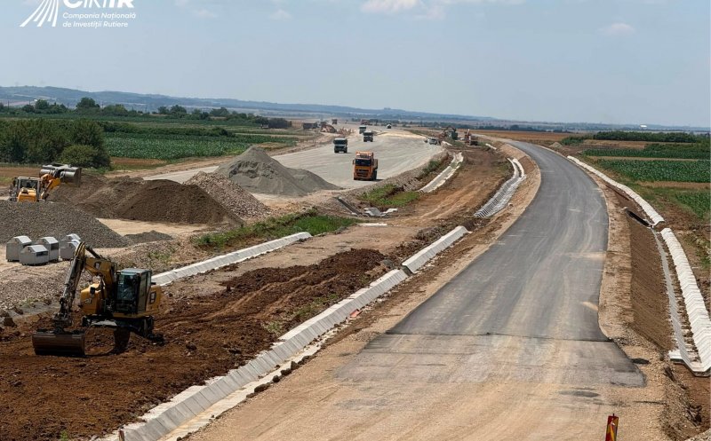 Asfalt și mobilizare masivă pe Autostrada Transilvania: Chiribiș - Biharia, la 60% / 600 de muncitori și 400 de utilaje pe șantier