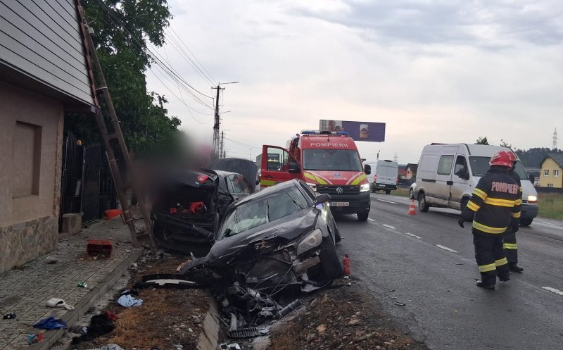 Accident rutier la intrarea în Gilău: trei persoane, evaluate de echipajele SMURD