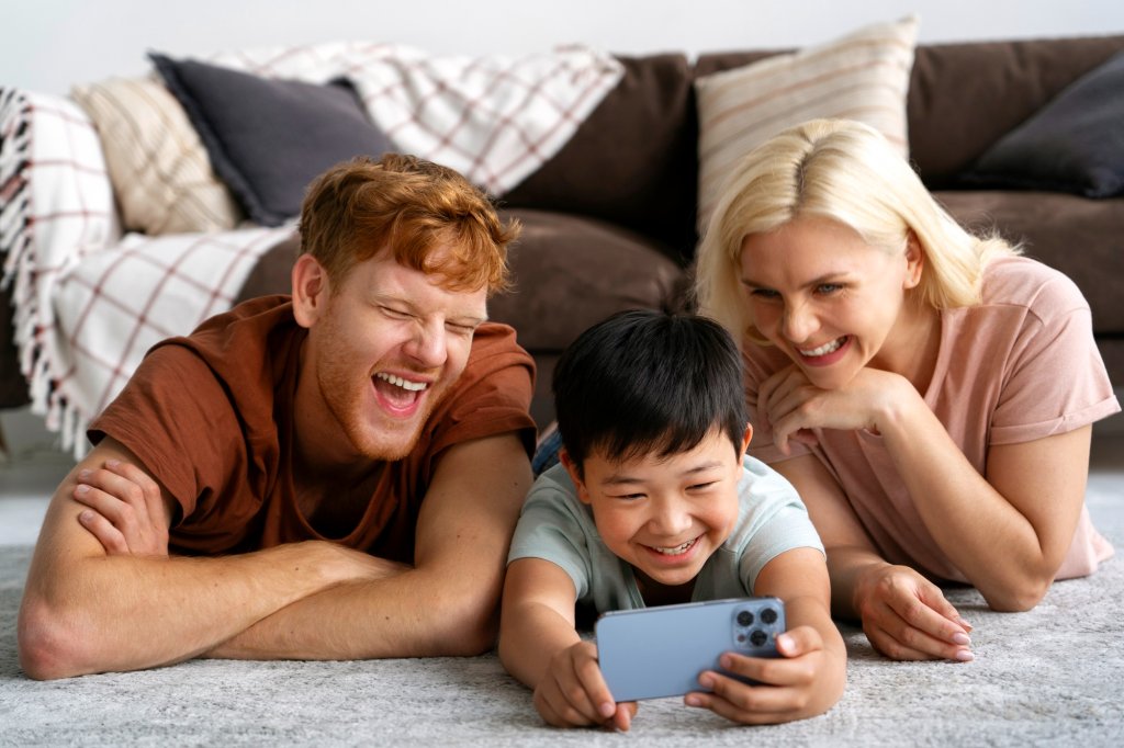 Telefoane bune pentru toată familia în 2026: Cum să eviți cheltuielile uriașe