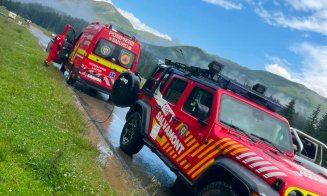 Cadru didactic lovit de trăznet în timp ce cobora cu un grup de 14 copii din Bugegi, de la Vârful Omu