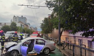 ACCIDENT grav în Cluj-Napoca pe o stradă cu sens unic și mai multe benzi de circulație: Victimă cu multiple traumatisme