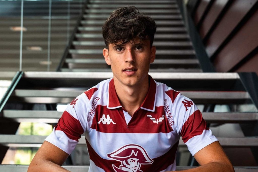 Rapid l-a prezentat oficial pe jucătorul transferat de la CFR Cluj