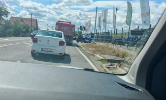 Scene tensionate pe un drum din Cluj! Un bărbat ar fi fost imobilizat și încătușat în plină stradă de către polițiști