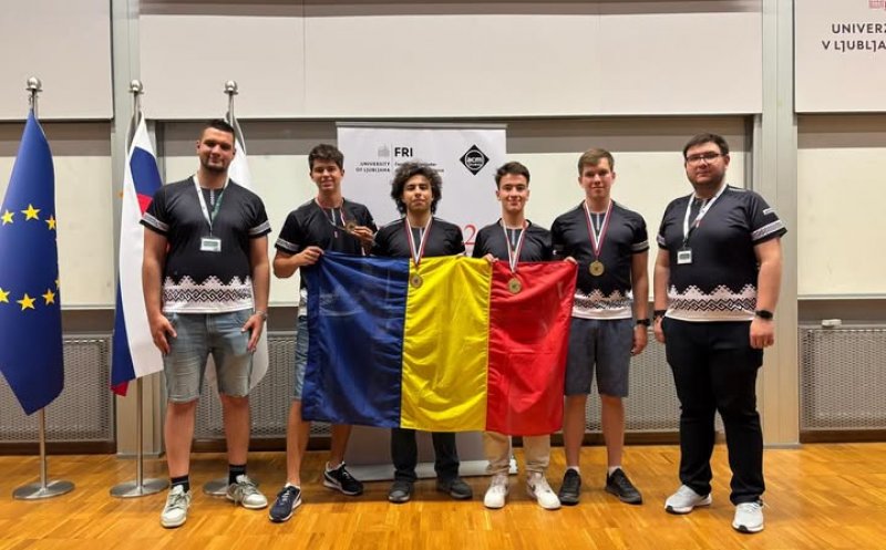 Performanță extraordinară! Elevii români, pe podium la Olimpiada Europeană de Informatică: trei medalii de aur și una de argint