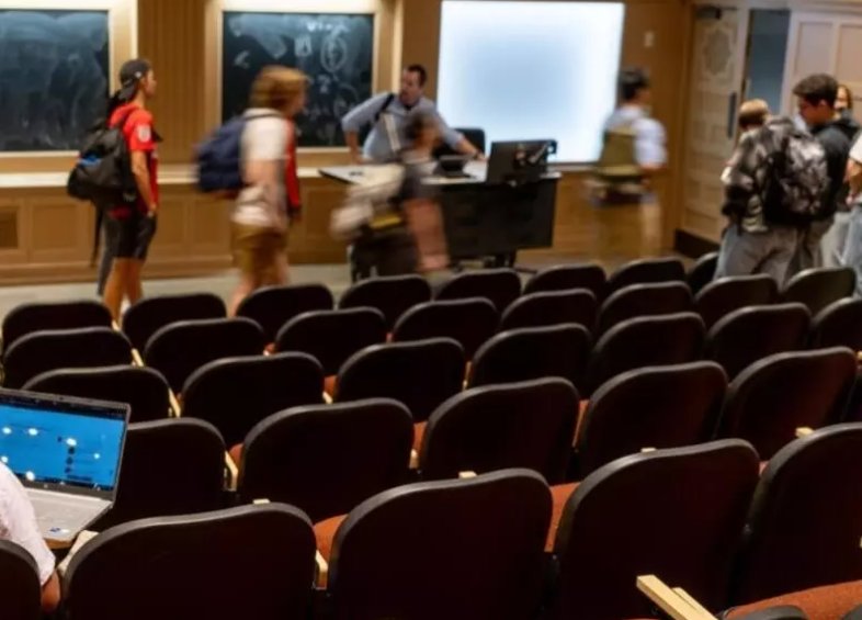 Studenții cer insistent „toleranță zero” față de orice formă de hărțuire, după scandalul de la UBB: Sancțiunea este legală, dar insuficientă