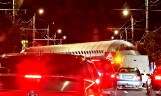 ȘOC în Cluj-Napoca: Avion, pe o stradă din oraș / Trafic blocat în ambele sensuri
