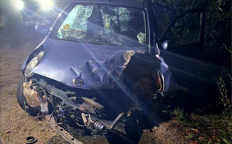 ACCIDENT în Cluj cu 2 victime de aproximativ 18 ani / Mașină cu ”portocala” de începător, făcută praf