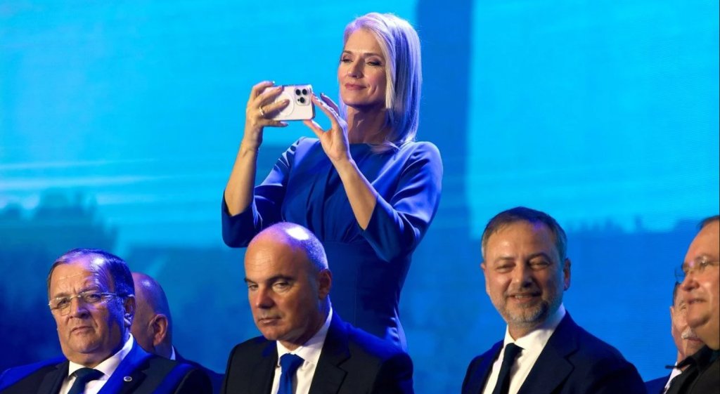 Alina Gorghiu și Alin Tișe discutând despre PNL