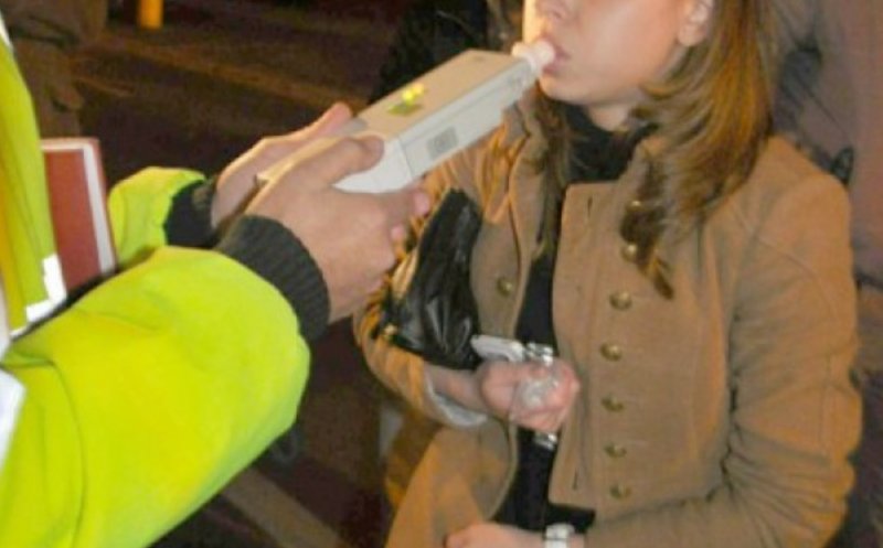 Tânără lovită de o mașină în zona Iulius Mall din Cluj. Polițiștii au testat victima cu etilotestul, iar rezultatul a fost neașteptat