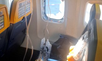 Ryanair, declarație oficială după ce un pasager a fost parțial aspirat printr-un geam spart: ”Avioanele noastre sunt sigure”