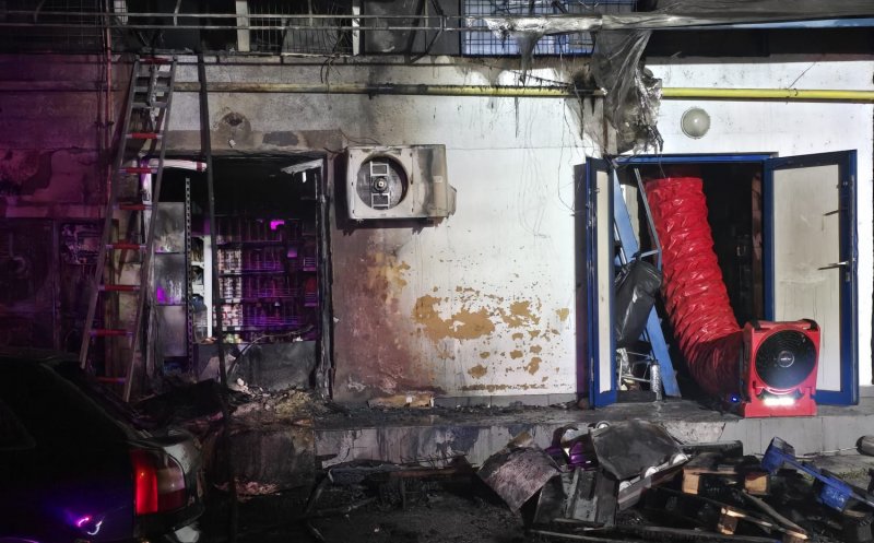 INCENDIU în Cluj-Napoca: 60 de locatari dintr-un bloc au fugit în stradă la 2 noaptea / Flăcări lângă țevile de gaz / De la ce a pornit focul