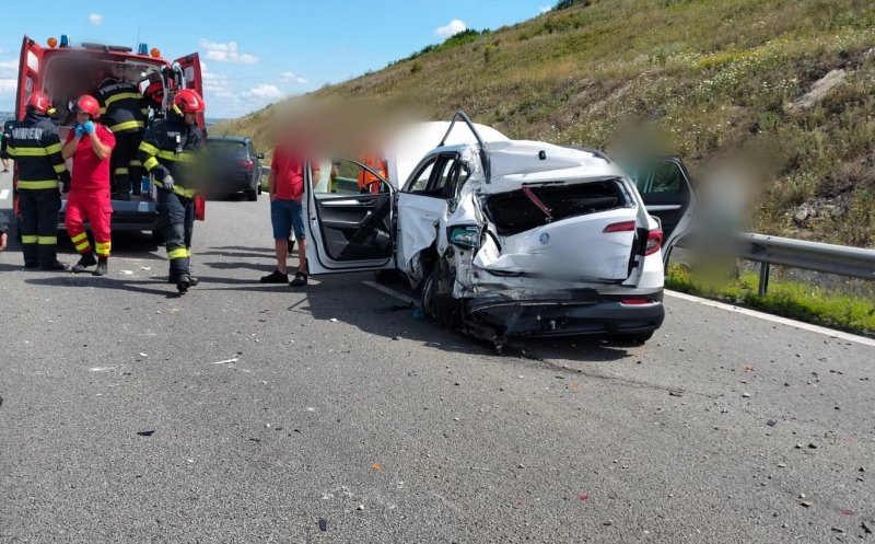Accident GRAV pe Autostrada A10 Între două mașini și un camion. Două persoane au rămas încarcerate