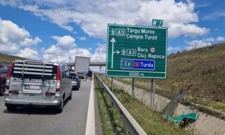 Accident GRAV pe Autostrada A10 Între două mașini și un camion. Două persoane au rămas încarcerate