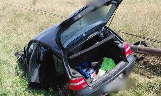 Accident în Cluj, între două mașini. Șase persoane, inclusiv doi copii, transportate la spital
