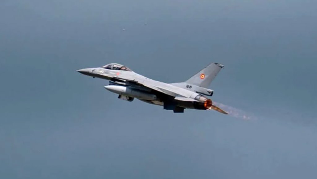 Alertă la granița României cu Ucraina. Radarele MApN au detectat mai multe ținte aeriene, iar două avioane F-16 au fost ridicate de la sol
