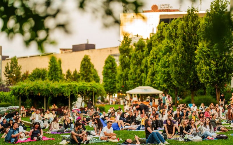 Teatru de păpuși, Movie Nights, Dog Walk Series și spectacolul „On Hold”, în acest weekend, la Iulius Mall Cluj