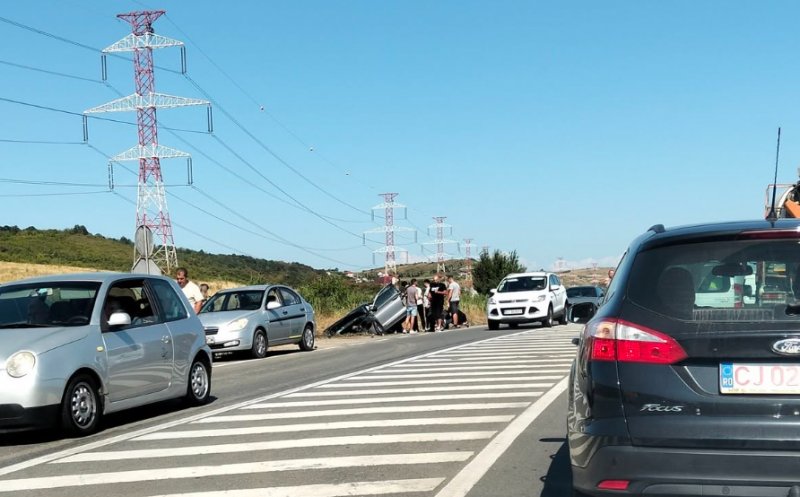 Accident GRAV înte Cluj-Napoca și Apahida. Două fetițe de 10 ani, în stop cardio-respirator / O femeie și un copil de șase ani, încarcerați
