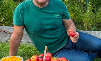 „Primele roșii culese!” Emil Boc le-a arătat clujenilor recolta și a vorbit despre răbdare, comunitate și viitor: „Cele mai frumoase lucruri cresc înc