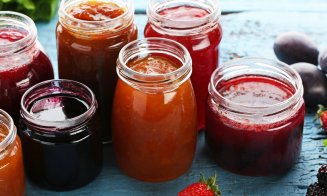 Unde găsești fructe ieftine pentru gem și compot. Lista prețurilor din piața de la Dezmir: cât costă cireșele, caisele și vișinele direct de la producători
