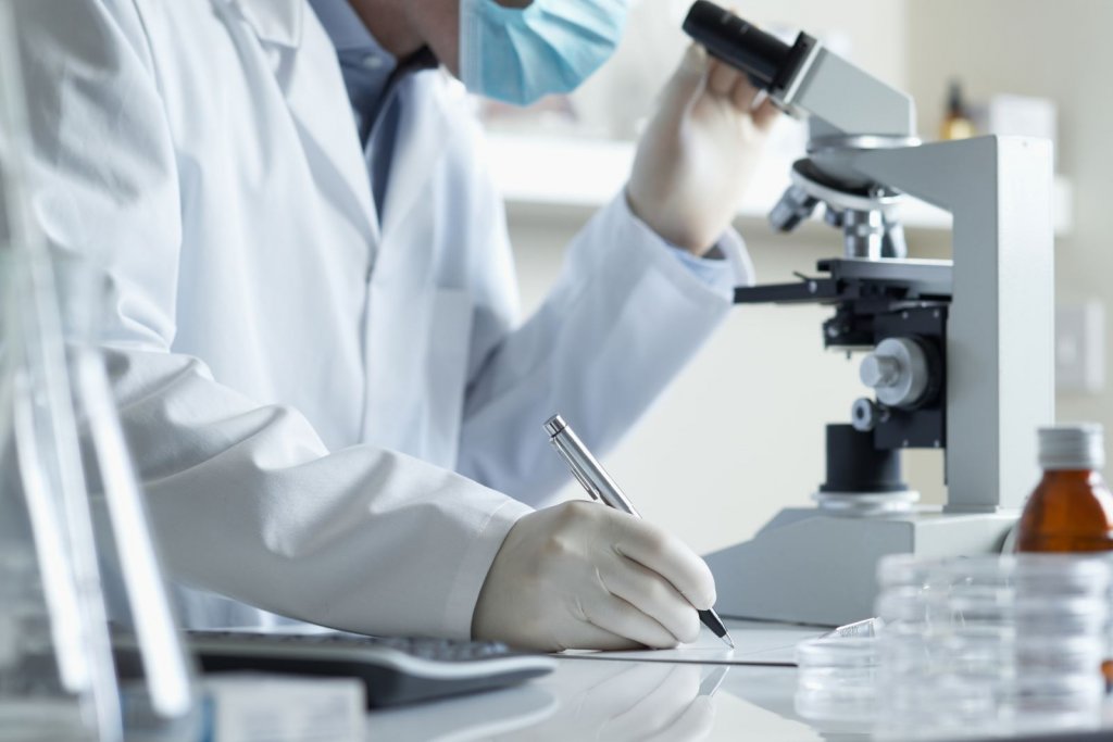 Ce este Cyclospora, parazitul care a provoacat două decese și un val de îmbolnăviri în SUA/ Cum te poți infecta și care sunt simptomele