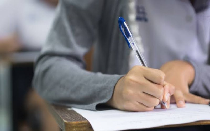 Începe BAC-ul de toamnă - în județul Cluj, s-au înscris 876 de candidați