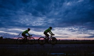 Sub cerul Perseidelor, departe de luminile Clujului! Tură de noapte cu bicicleta pe Dealul Lombului