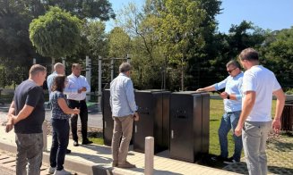 Gilăul modernizează transportul public: 13 stații inteligente, alimentate solar, instalate în comună