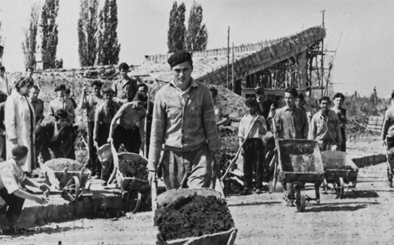 Azi e Cluj Arena. Atunci era Stadionul ''Gheorghe Gheorghiu-Dej'' și apoi Ion Moina