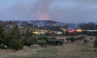 Incendiu în Halkidiki, zonă unde sute de mii de români își fac vacanțele / ”Dacă primiți ordin de evacuare, plecați imediat! NU încercați să vă întoar