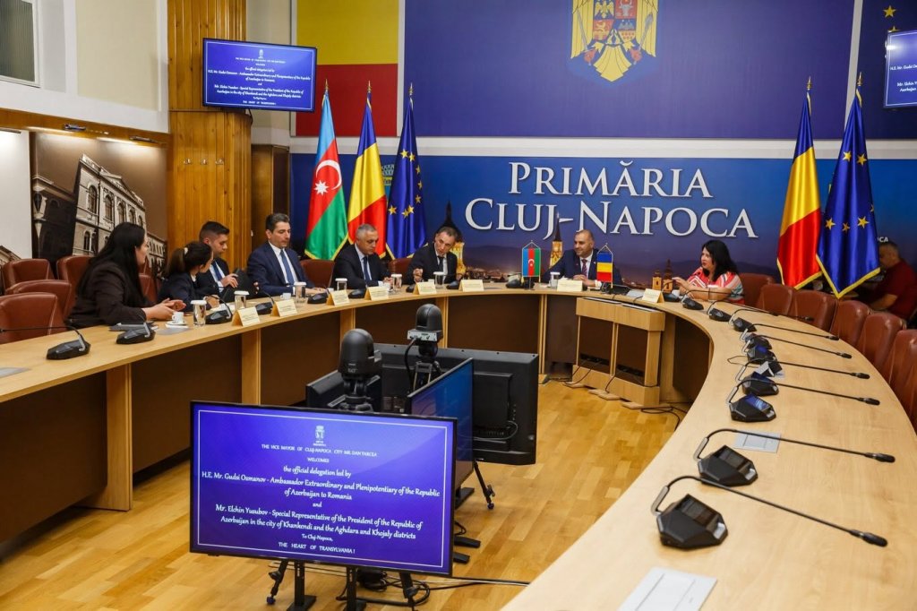Ambasadorii din Azerbaidjan și Republica Moldova au vizitat Primăria Cluj-Napoca