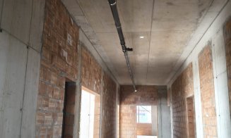 IMAGINI noi cu lucrările de pe șantierul noii școli din comuna Florești / Echipele de constructori au fost în concediu
