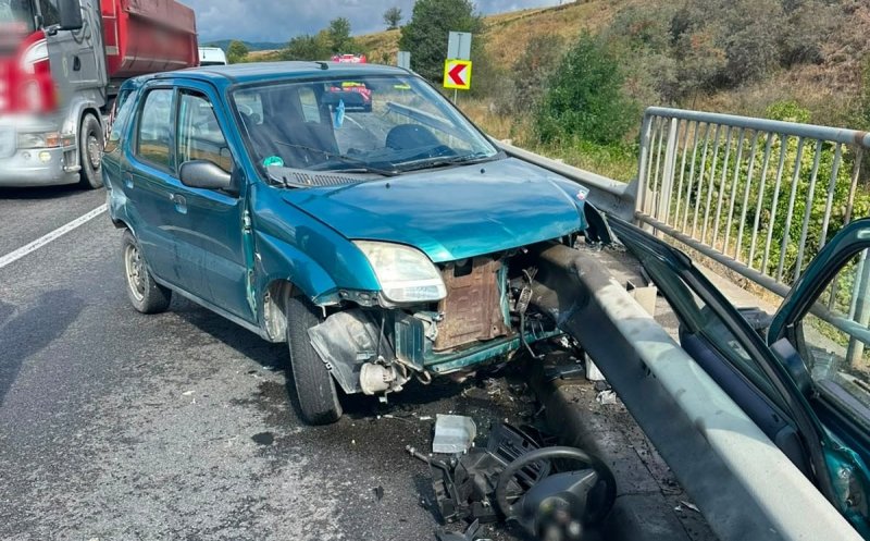 Accident GRAV pe un drum din Cluj: un șofer de 71 de ani a pierdut controlul volanului și a ajuns în parapet. Ce spun polițiștii