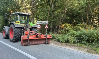 Se modernizează drumul județean care duce la pârtia de schi de la Buscat