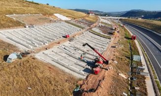 Așa arată acum autostrada construită de UMB între Nădășelu și Zimbor. IMAGINI spectaculoase de pe A3 din zona Mihăiești