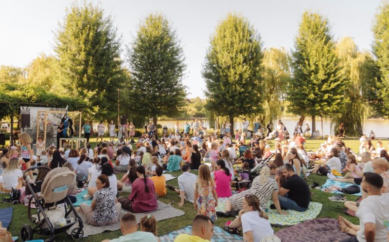 Teatru de păpuși și fapte bune la Iulius Mall Cluj: sprijină un copil să înceapă școala cu un GhiozdănOK