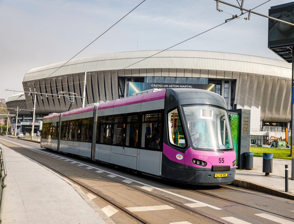Atenție, călători! Linia 102 de tramvai, suspendată în weekend pentru lucrări la Pasajul CFR Oașului/ Cum se circulă