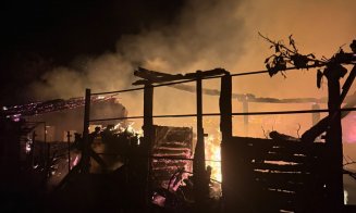 Incendiu devastator în Florești: două case și mai multe anexe au ars. Pompierii au intervenit cu patru autospeciale