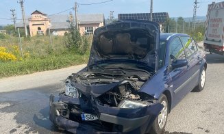 Accident grav în Cluj: cinci persoane au fost implicate. Două victime, transportate de urgență la spital