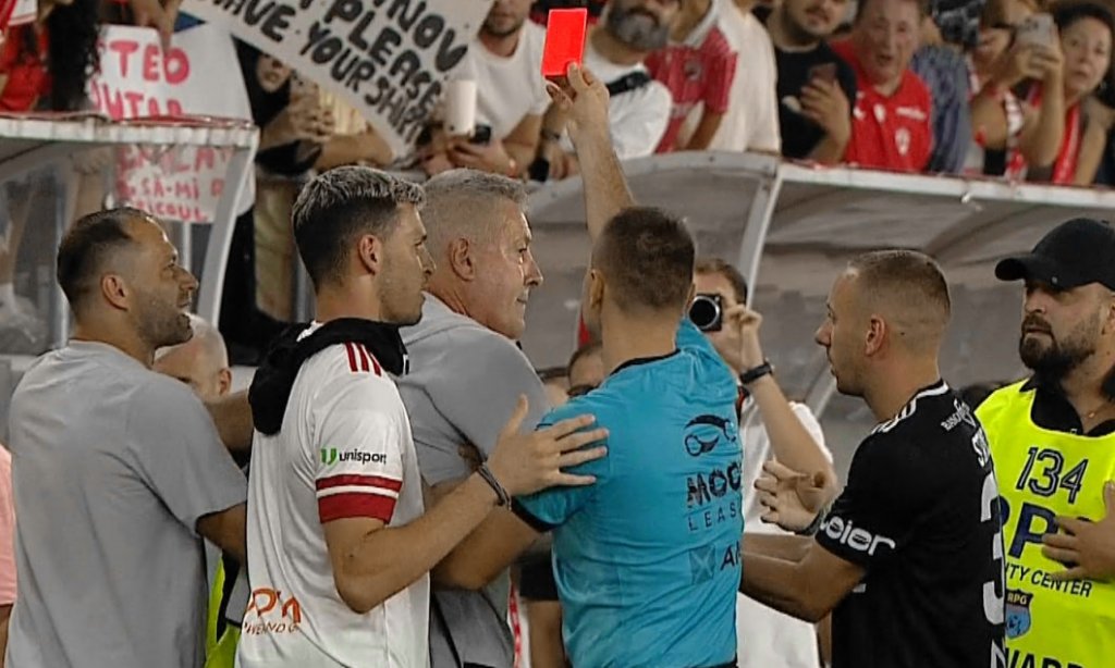 Bergodi, eliminat și foarte nervos la finalul meciului cu Dinamo: „M-a înjurat în italiană, un nenorocit. Suntem oameni, avem o inimă”