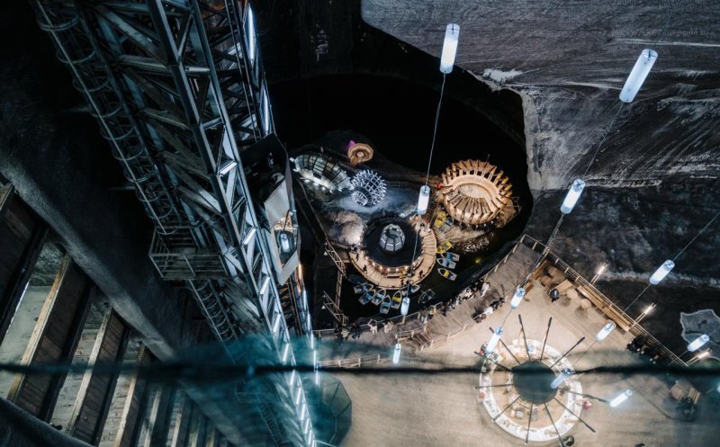 Salina Turda scapă de cozile la bilete. Accesul se face acum cu automate digitale