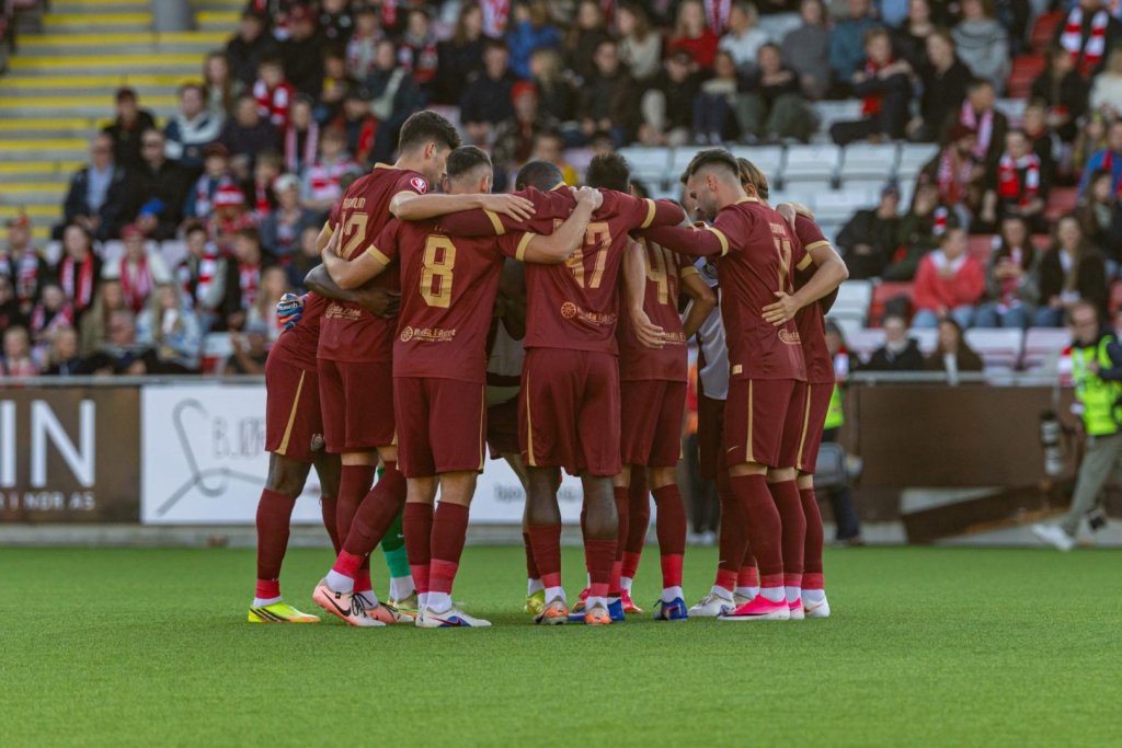 Doi jucători aflați pe lista neagră în Gruia, salvați de antrenor. Cine sunt fotbaliștii care vor continua la CFR Cluj