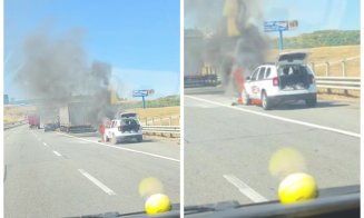 Mașină cuprinsă de flăcări pe Autostrada A3, între Turda și Gilău
