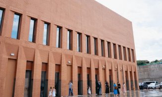 IMAGINI cu cel mai nou muzeu din România construit de la zero în Florești / Cetățenii îi transmit primarului ce investiții sunt absolut necesare în comună