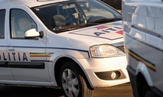 Sălăjan prins băut, fără permis, pe un moped cu seria de șasiu ștearsă, pe un drum din Cluj, "parcat" la răcoare de polițiști