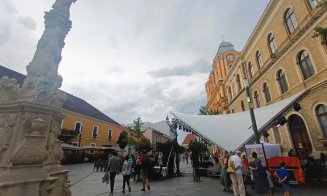 A început WonderPuck! Centrul Clujului, transformat într-o imensă scenă de basm: personaje în costume impresionante, spectacole, acrobații și ateliere