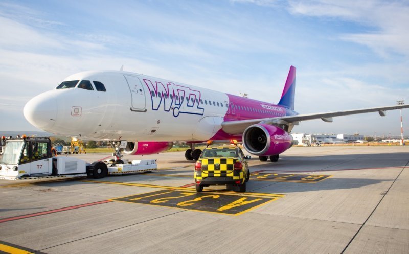 Wizz Air taie din avioanele de la Cluj. Câte posturi ar putea fi afectate