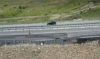 Crater uriaș pe Autostrada A10 Sebeș Turda / Trafic restricționat de câteva luni și nicio lucrare de consolidare