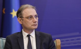 Portretul posibilului premier Luca Niculescu: 24 de ani în presă, șase ani ambasador la Paris și misiunea OCDE