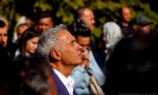 Episcopia Oradiei face cercetări după vizita lui Călin Georgescu la o mănăstire, unde preotul l-a numit „președinte ales”: "Biserica nu poate fi 