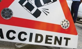 Accident cu trei mașini pe Calea Turzii din Cluj-Napoca. Două femei au avut nevoie de îngrijiri medicale